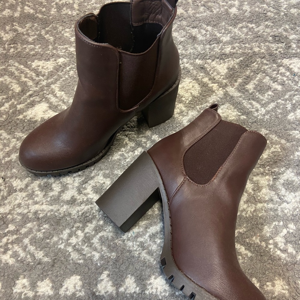 Brand new brown booties